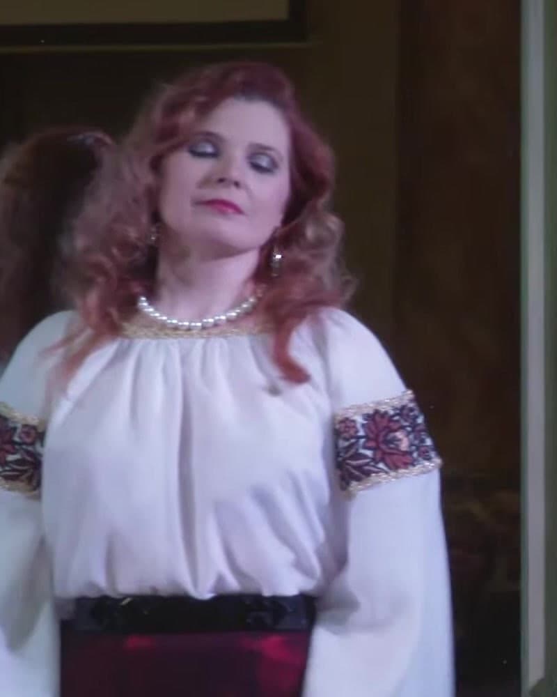 Oksana Pikush singing «Ya pidu v daleki hory»